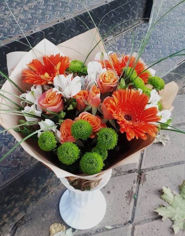 Букет цветов из: Герберы, Хризантемы, Альстромерии и Розы в Боровский Тюменская область