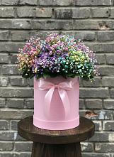 Цветочная композиция из Гипсофила и Розы в шляпной коробке в Боровский Тюменская область