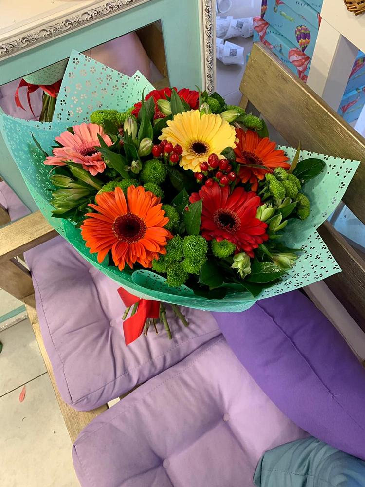 Букет цветов из: Герберы, Хризантемы и Альстромерии в Боровский Тюменская область