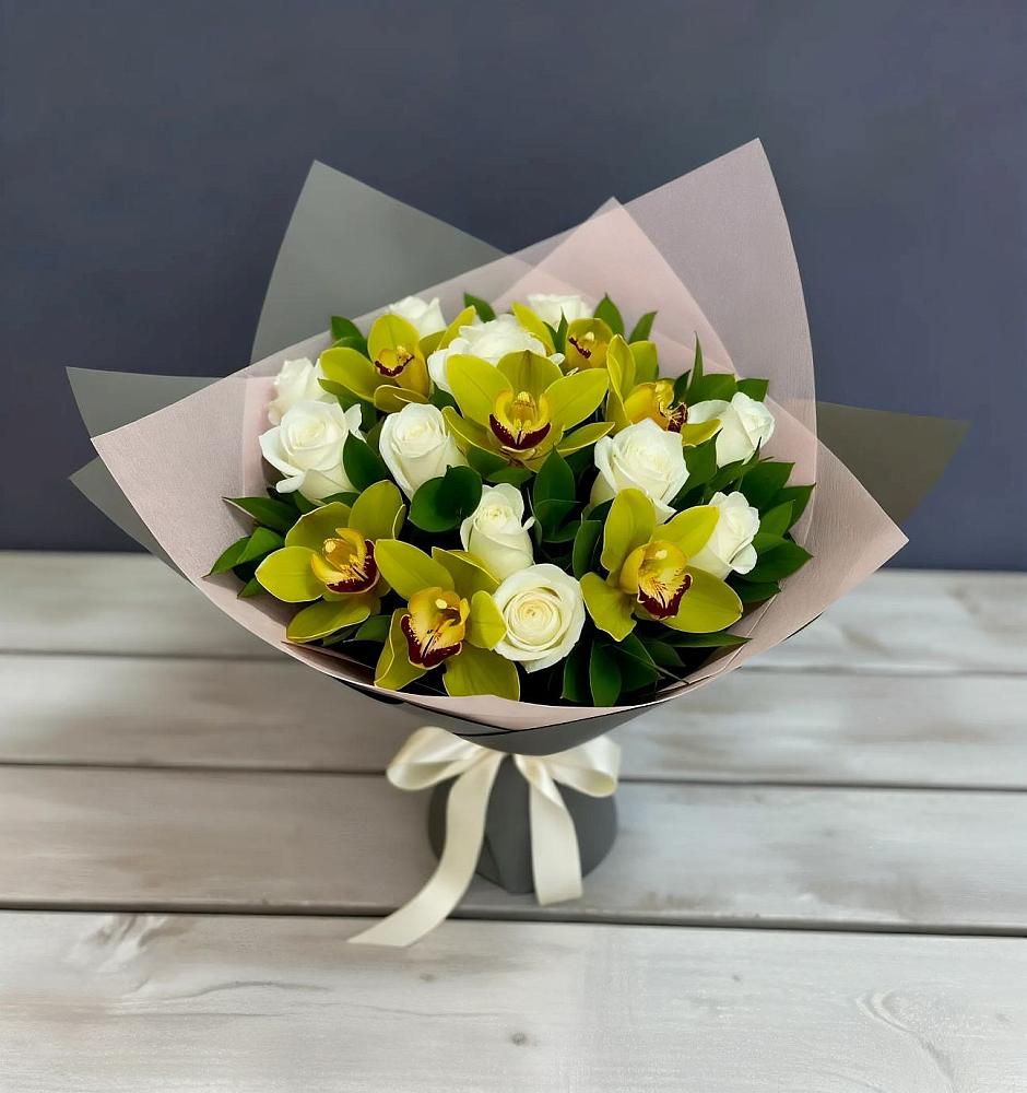 Букет цветов из: Орхидеи и Розы в Боровский Тюменская область