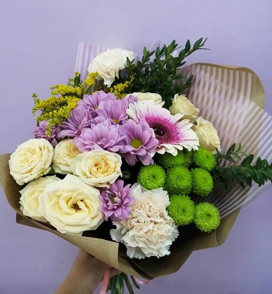 Букет цветов из: Хризантемы, Розы, Гвоздики и Герберы в Боровский Тюменская область