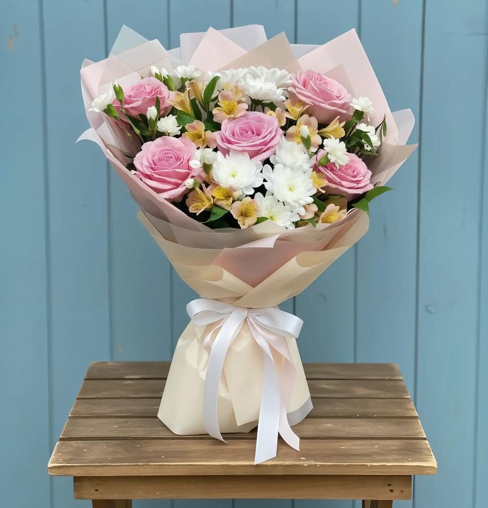 Букет цветов из: Гвоздики, Орхидеи и Розы в Боровский Тюменская область