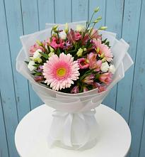 Букет цветов из:  Герберы, Альстромерии и Лизиантусы в Боровский Тюменская область
