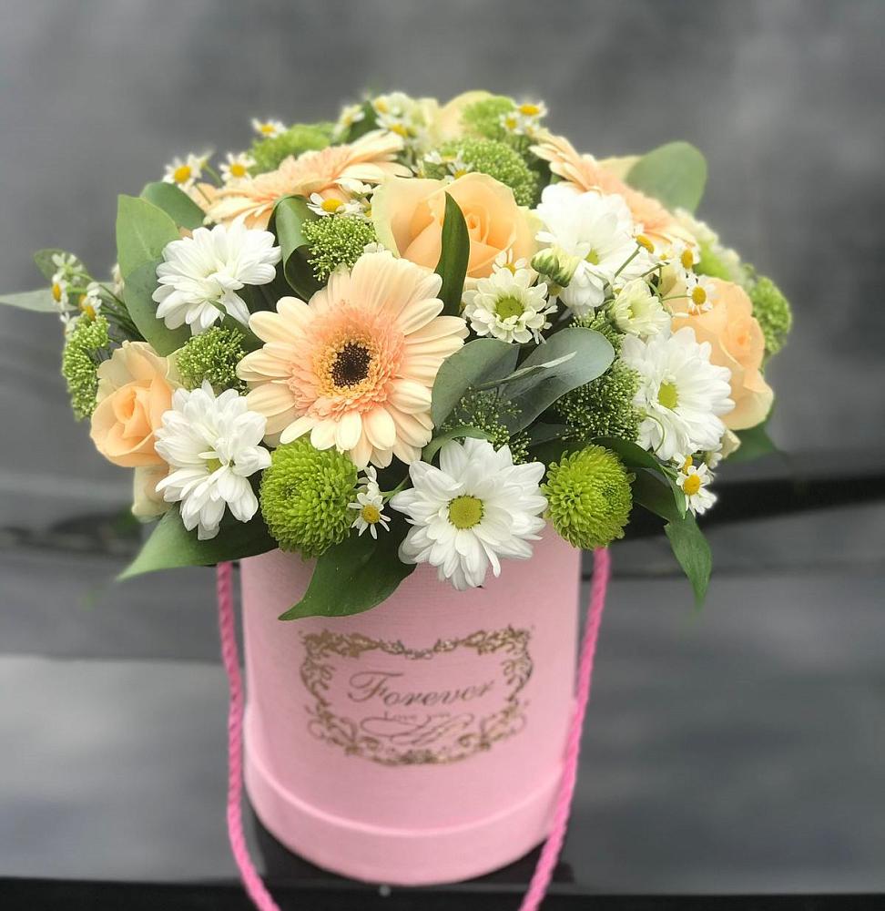 Цветочная композиция из Розы, Герберы и Хризантемы в шляпной коробке в Боровский Тюменская область