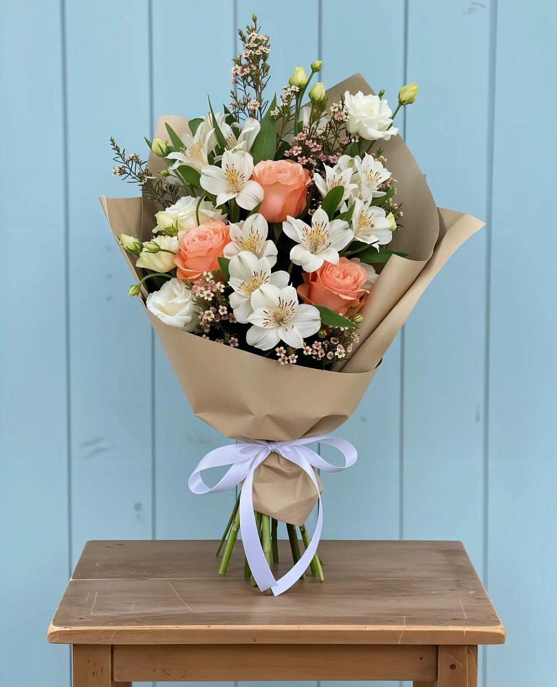 Букет цветов из: Альстромерии, Лизиантусы, Розы и Хризантемы в Боровский Тюменская область