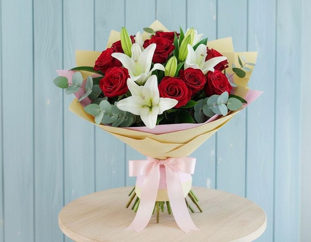 Букет цветов из: Лилии и Розы в Боровский Тюменская область